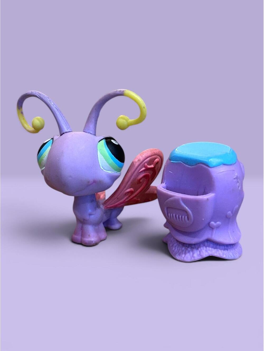 Littlest Pet Shop LPS Purple Butterfly #93 with Accessory.